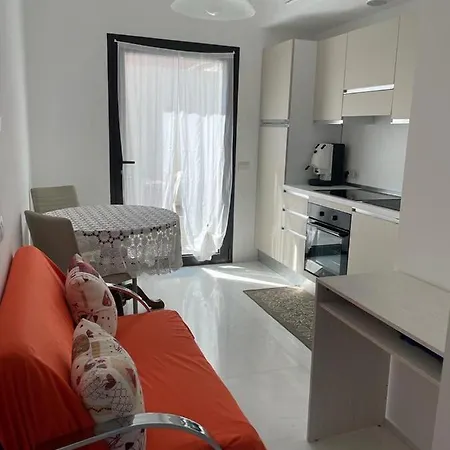 Crystal Apartment
